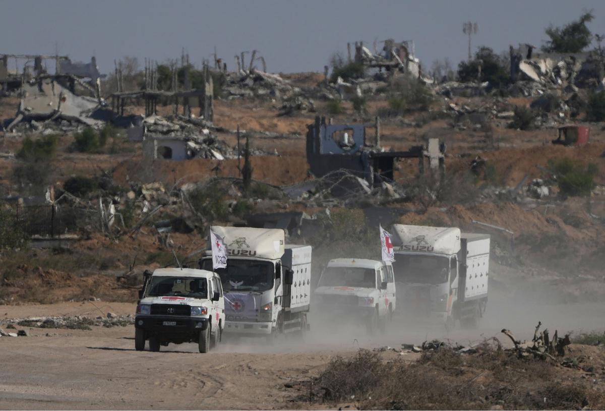 FOTO: ICRC Serahkan Jenazah Warga Palestina yang Ditahan Israel