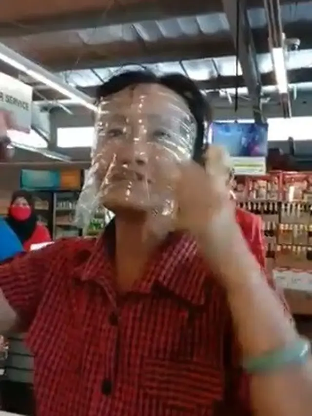 Ibu ini modifikasi botol plastik bekas sebagai pengganti masker