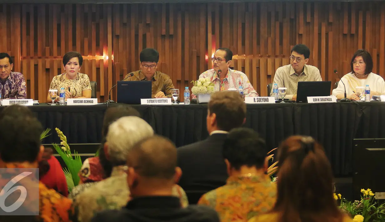 Suasana Rapat Umum Pemegang Saham Tahunan (RUPST) 2016 PT Surya Citra Media Tbk di SCTV Tower, Jakarta, Rabu (18/5). RUPST tersebut membahas Laporan Keuangan dan Penetapan Penggunaan Keuangan. (Liputan6.com/Angga Yuniar)