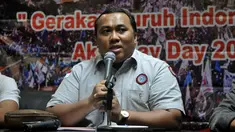 Presiden KSPI, Andi Gani Nena Wea saat konferensi pers terkait Hari Buruh Internasional, Jakarta , Kamis (23/4/2015). Andi mengatakan akan turun sebanyak 178 ribu buruh mengikuti aksi Mayday. (Liputan6.com/Johan Tallo) 