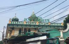 Sisi Unik Masjid Jami Assuruur Kebon Jeruk, Bangunannya Khas Belanda Berhias Kayu Jepara