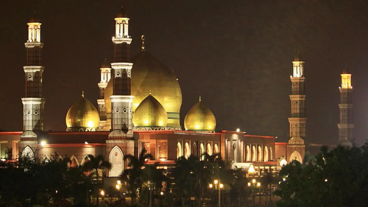 7 Masjid Berkubah Emas di Dunia yang Memesona Mata