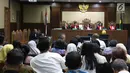 Mantan Dirut Pertamina Karen Agustiawan saat menjalani sidang vonis di Pengadilan Tipikor, Jakarta, Senin (10/6/2019). Karen Agustiawan dinyatakan bersalah terkait investasi Pertamina yang merugikan keuangan negara senilai Rp 568,066 miliar. (Liputan6.com/Herman Zakharia)