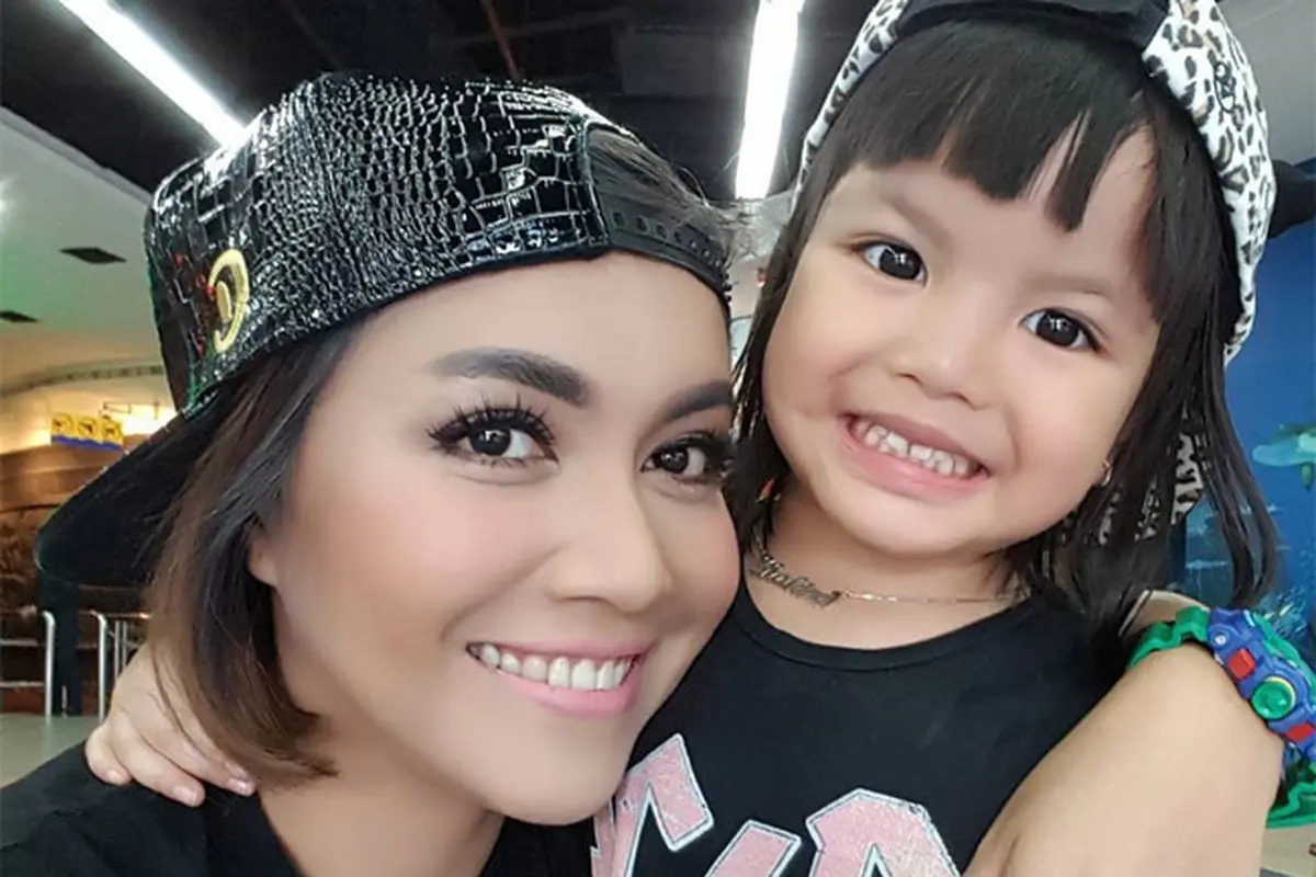[Fimela] Denada dan Shakira Aurum