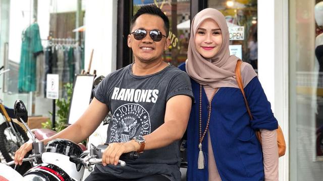 [Bintang] Hanung Bramantyo dan Zaskia Adya Mecca