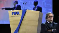 FIGC menarik dukungan dari Michel Platini dalam pemilihan presiden FIFA (AFP/FABRICE COFFRINI)