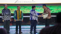 Akademisi hingga Komunitas Peduli Lingkungan Dapat Penghargaan dari Menteri LHK