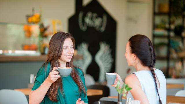 Ilustrasi mengobrol, memberi saran