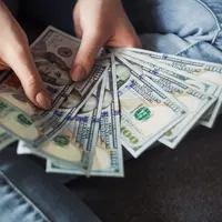 Ilustrasi tabungan. Sumber foto: unsplash.com/Alexander Mils.