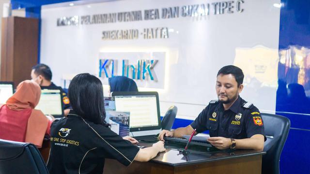 Pemerintah, melalui Bea Cukai, menerapkan skema self-assessment