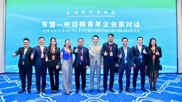 Chairman ASEAN Young Entrepreneur Council (AYEC), Bagas Adhadirgha (empat dari kanan) (Istimewa)