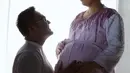Cynthia Lamusu dan Surya Saputra dikaruniai dua orang anak. Bayi kembar pasangan ini berjenis kelamin lelaki dan perempuan. Kabar bahagia tersebut diungkapkan melalui media sosial. (Foto Eksklusif: Bambang E. Ros/Bintang.com)