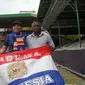 Seorang Aremania, Harie Pandiono bersama CEO Maziya (wearemania.net)