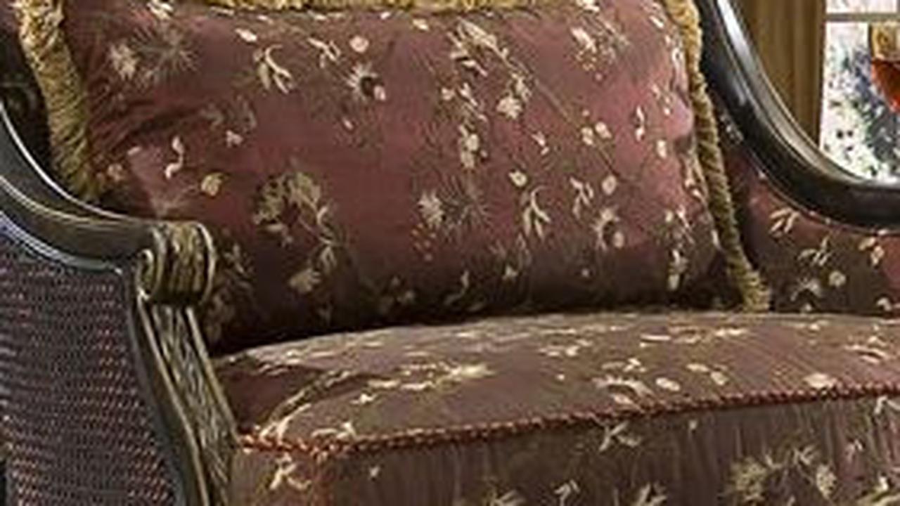 8 Cara Menghilangkan Jamur Pada Furniture Kayu, Mudah Dicoba dan Gak Bikin Kantong Kering