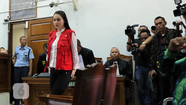 [Bintang] Sidang Jennifer Dunn