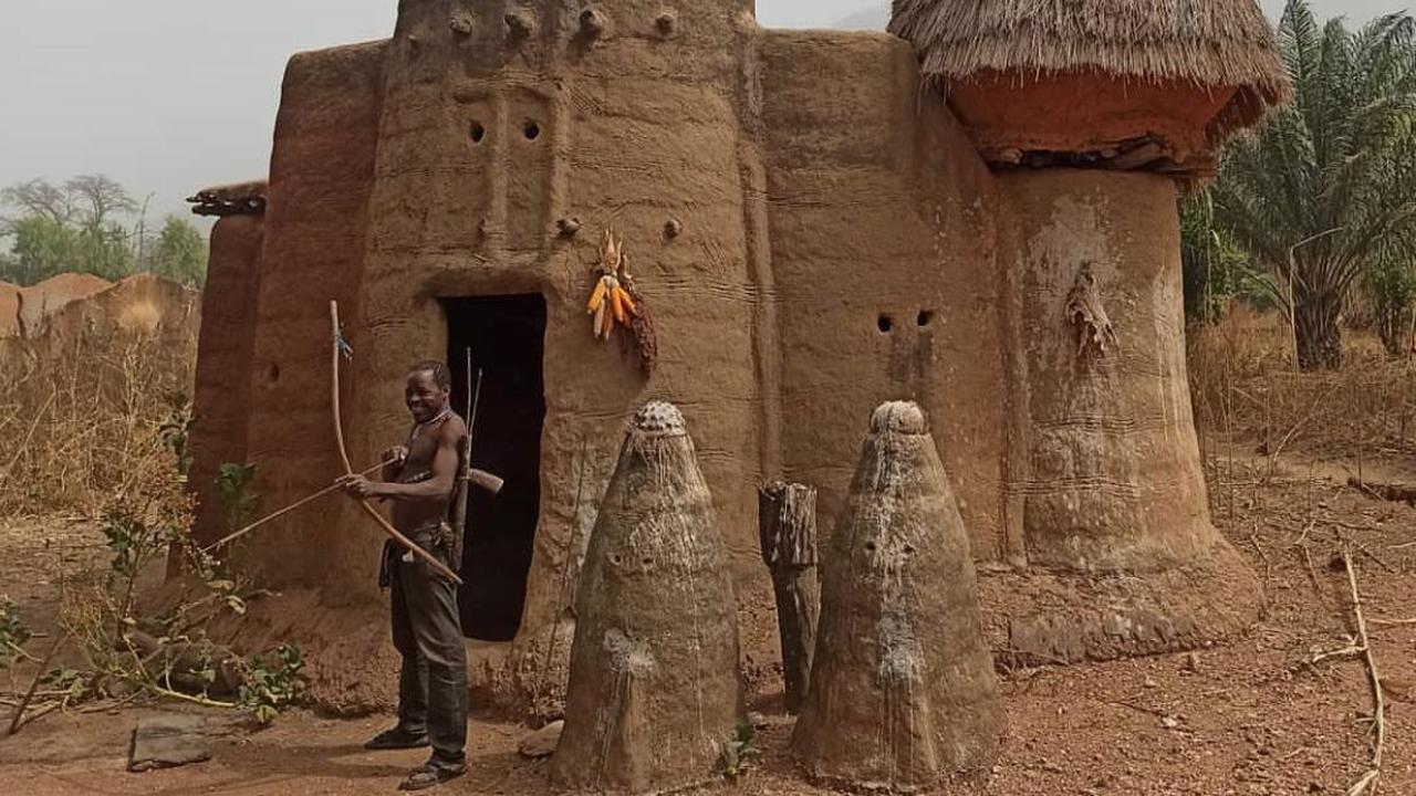 Takienta, rumah menara lumpur di Togo