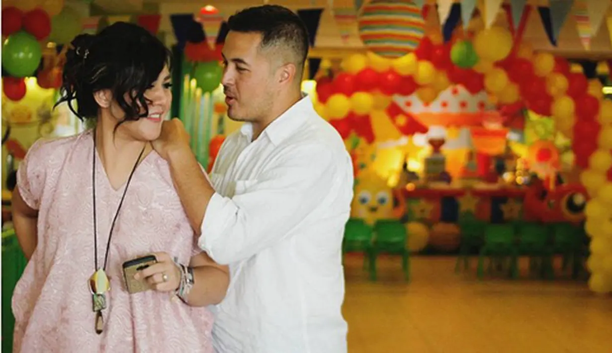 Kebiasaan itu berlangsung dari ulang tahun pertamanya hingga usianya 10 tahun. Tradisi dari keluarganya itu dibawa saat dirinya memiliki telah memiliki keluarga kecilnya. Ia ingin tradisi itu hingga dewasa kelak. (Instagram/sysiio)