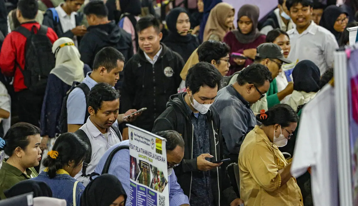 Angka ini naik sebesar 0,15 persen poin dibandingkan dengan Februari 2024. Secara numerik, terdapat 338 ribu orang penganggur di Jakarta pada bulan tersebut. (merdeka.com/Arie Basuki)