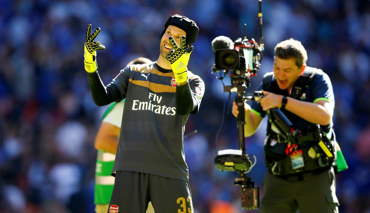 Ekspresi kiper Arsenal, Petr Cech, setelah Community Shield 2015 di Stadion Wembley, Inggris. Minggu (2/8/2015) malam WIB. (Reuters/Darren Staples