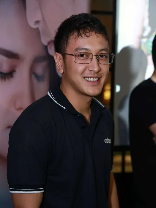 Di film Magic Hour Dimas memerankan karakter yang santun, berbakti kepada orang tua dan selalu memperjuangkan cita-cita hidupnya. (Deki Prayoga/Bintang.com)