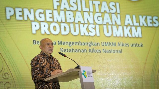 Menteri Koperasi dan UKM (MenKopUKM) Teten Masduki dalam acara Fasilitasi Pengembangan Alkes Produksi UMKM di Solo, Jawa Tengah, Jumat (19/8/2022).