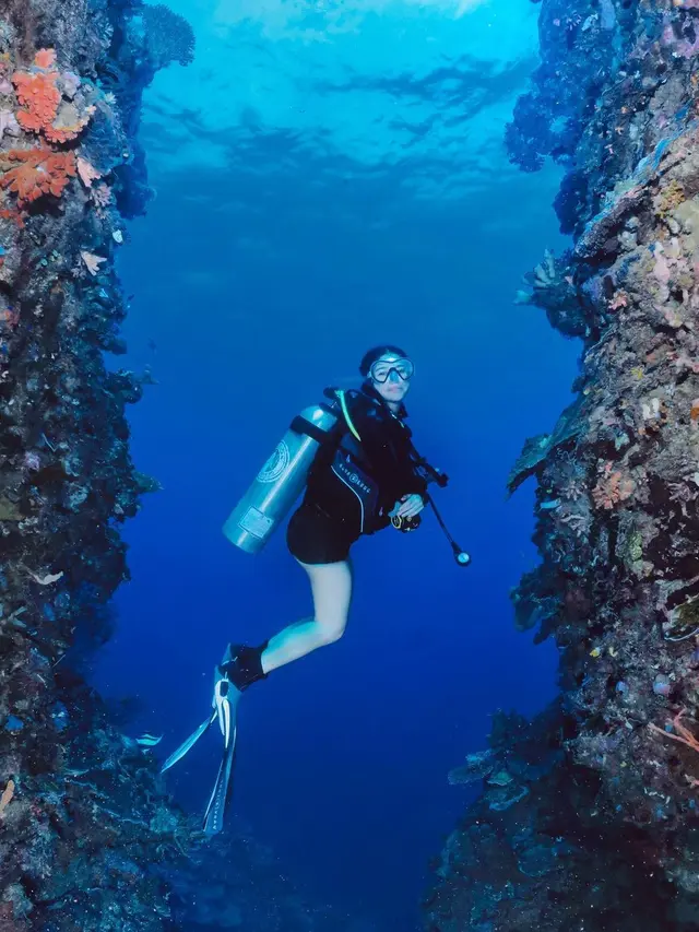 [Fimela] Naysila Mirdad diving