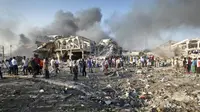Setidaknya 230 orang tewas dan ratusan lainnya terluka akibat serangan bom truk di Mogadishu, Somalia, pada 14 Oktober 2017. (AP Photo/Farah Abdi Warsameh)