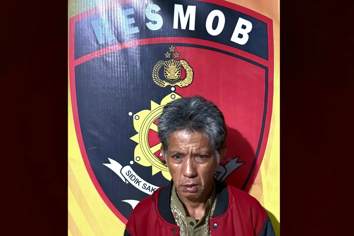 pria tua nekat curi sepatu di kompleks TNI