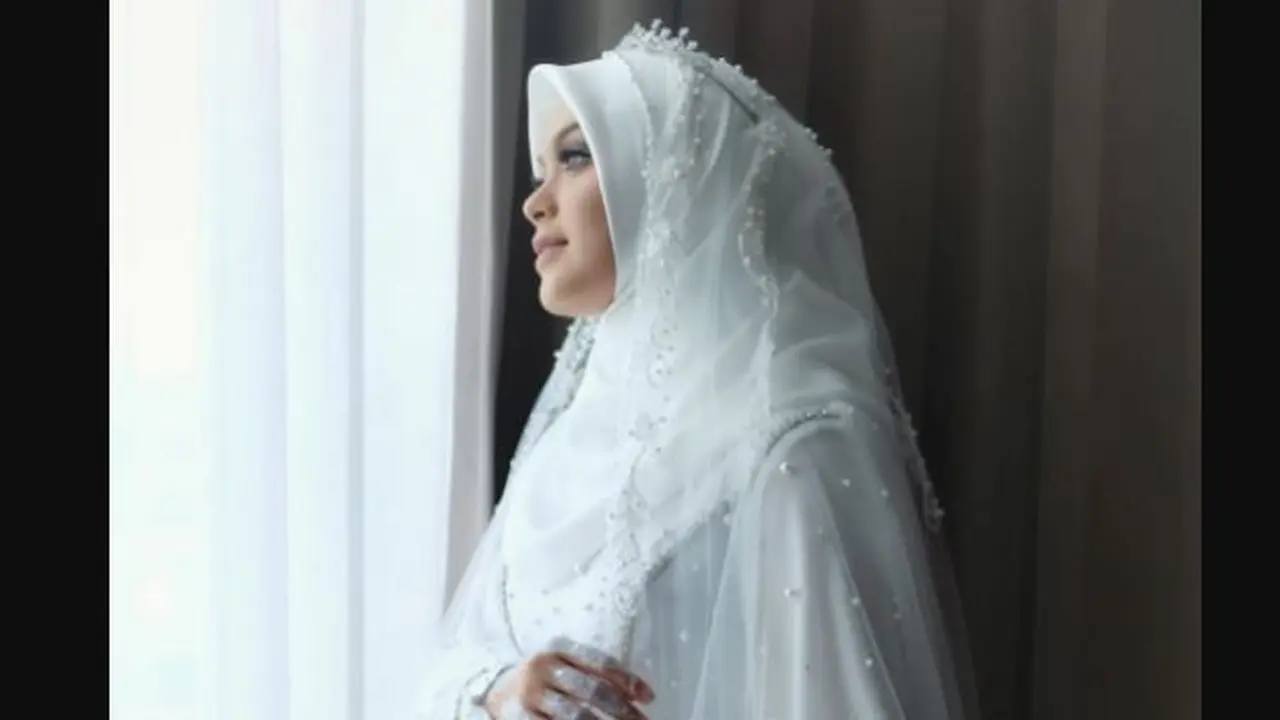 Cerita Perancang yang Siapkan Gaun Pengantin Vebby Palwinta Hanya dalam 5 Hari