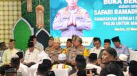 Kapolri Jenderal Listyo Sigit Prabowo saat menghadiri kegiatan Safari Ramadan di Masjid Raya Al-Mashun, Kota Medan, Sumatera Utara (Sumut), Sabtu malam (22/3/2025).