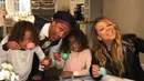 Meski sudah berpisah, Nick Cannon dan Mariah Carey merayakan Paskah bersama kedua anak mereka lho tahun lalu! (instagram/mariahcarey)