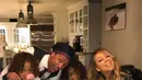 Meski sudah berpisah, Nick Cannon dan Mariah Carey merayakan Paskah bersama kedua anak mereka lho tahun lalu! (instagram/mariahcarey)