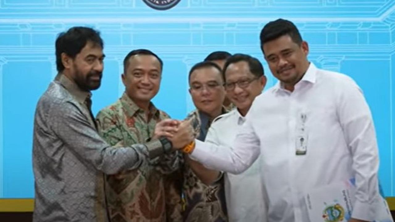 VIDEO: Ekpresi Dingin Gubernur Mualem 4 Pulau Milik Aceh "Terima Kasih Pak Prabowo, Semua Damai"