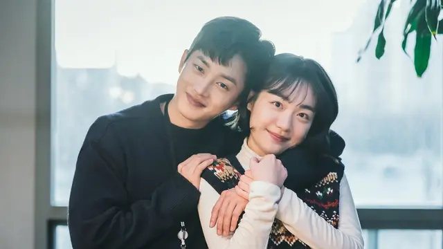 Kim Min Seok dan So Ju Yeon dalam dalam Lovestruck in the City (KakaoTV via Soompi)