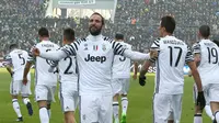 Gonzalo Higuain menjadi pahlawan kemenangan 2-0 Juventus atas Sassuolo. (Elisabetta Baracchi/ANSA via AP)