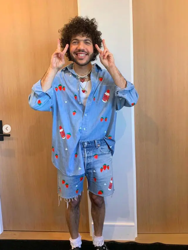 7 Potret Benny Blanco Pacar Baru Selena Gomez yang Berprofesi sebagai