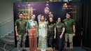 Lebih lanjut, Kamila Andini menyebut perempuan adalah korban zaman yang paling nyata. Meski begitu di setiap zaman, selalu ada sosok perempuan yang tidak pernah sekalipun menjadikan dirinya korban, meski tetap tidak lepas dari pengorbanan. “Bagi saya Nana adalah kisah perempuan yang menjadi korban sebuah era; perang, politik, pemberontakan dan kehidupan sosial patriarki yang ingin mencari arti kebebasannya sendiri,” Kamila Andini mengulas. (Foto: Dok. Poplicist)