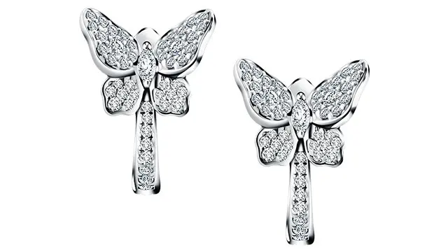 Anting Berlian dari Koleksi Flutter