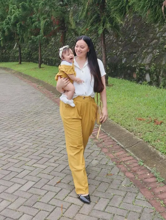 (Instagram/asmirandah_89)