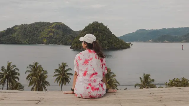 Pemandangan dari Kawasan Wisata Mandeh Labuan Sundai. (Liputan6.com/ Novia Harlina)