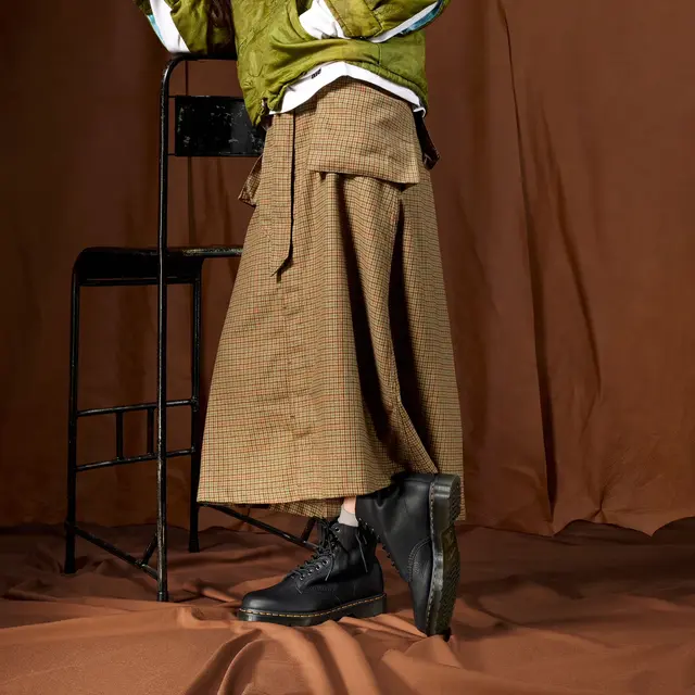 Koleksi Ambassador Leather adalah salah satu inovasi terbaru dari Dr. Martens yang menggunakan bahan kulit premium dengan tekstur tumbled.