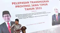 Menteri Desa, Pembangunan Daerah Tertinggal, dan Transmigrasi (Mendes PDTT) Abdul Halim Iskandar pada acara pelepasan pemberangkatan transmigran dari Jawa Timur di Gedung Negara Grahadi, Surabaya, Senin (17/10/2022). (Ist)