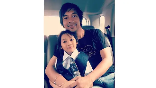 7 Momen Seleb Antar Anak di Hari Pertama Masuk Sekolah
