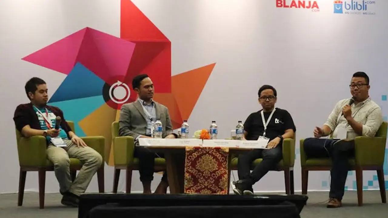 Diskusi panel mengenai chatbot di IESE 2017. Liputan6.com/Dewi Widya Ningrum