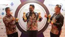(ki-ka) Direktur Operasional PT Jakarta Industrial Estate Pulogadung
Beta S Winarto, Direktur Utama Landi R Mangaweang dan Direktur Keuangan Arief Adhi Sanjaya berbincang usai menerima 3 penghargaan TOP BUMD Award 2021 di Jakarta, (10/09/2021). (Liputan6.com/HO/Iqbal)