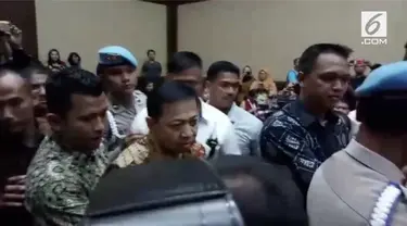 Setya Novanto dijatuhi vonis penjara belasan tahun, denda, hingga pencabutan hak politik oleh Majelis Hakim Pengadilan Tipikor.