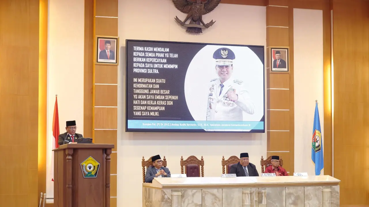 Acara serah terima jabatan (sertijab) Gubernur Sulawesi Tenggara (Sultra) Ali Mazi kepada Penjabat atau Pj Gubernur Sultra Konjen Pol (P) Andap Budhi Revianto bertempat di Aula Pola, Kantor Gubernur Provinsi Sultra.