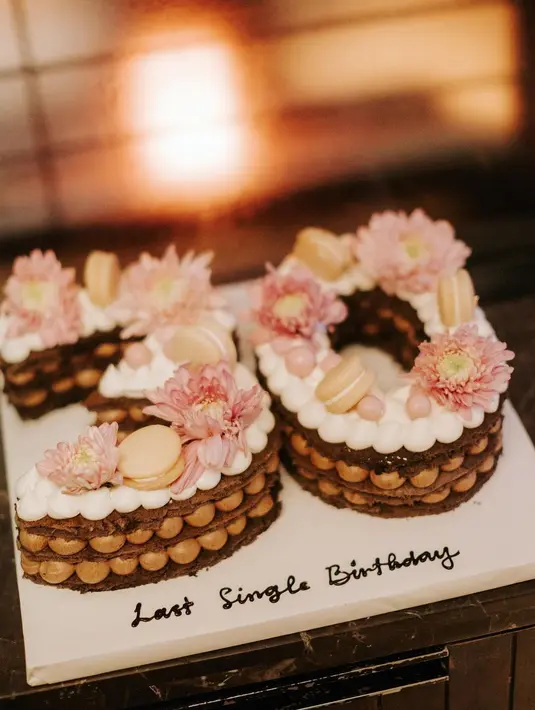 [Instagram/valenciatanoe]