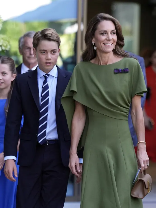 Kate Middleton dan Putri Charlotte Bak Langit dan Bumi di Wimbledon 2026, Kompak dalam Balutan Biru dan Hijau