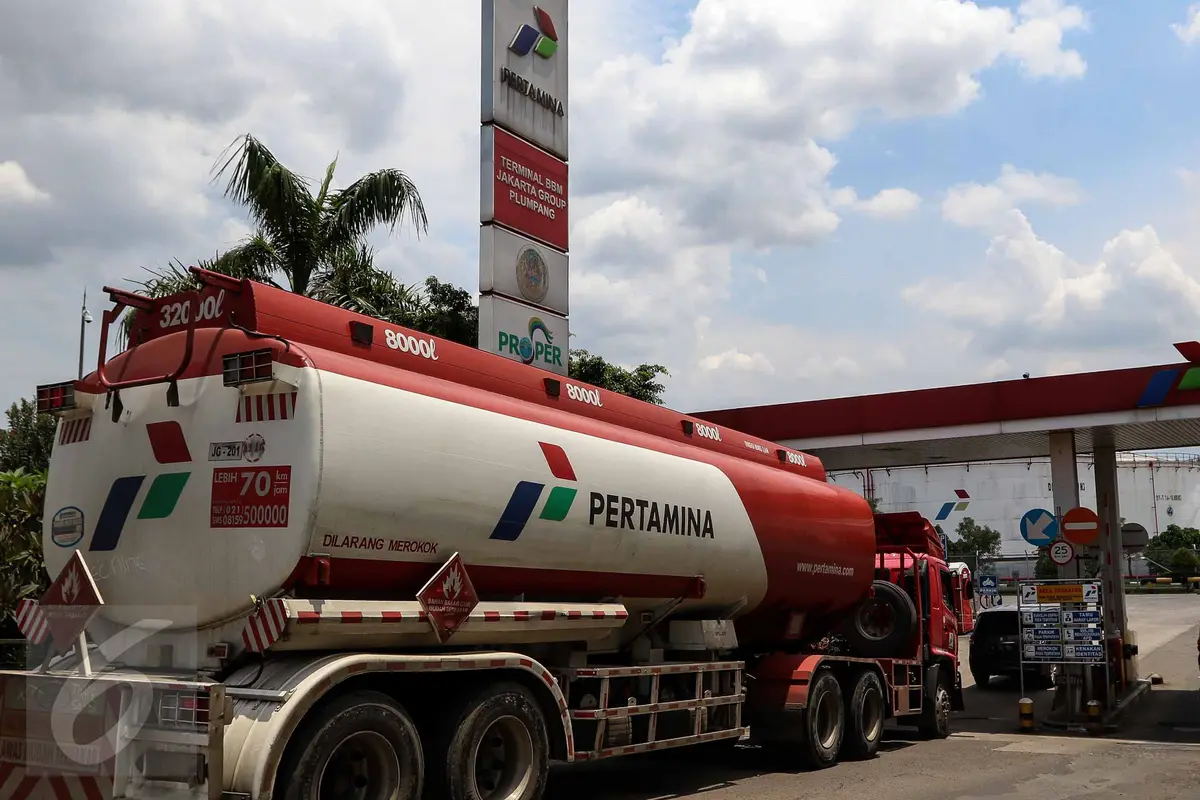 20161101-Depo Pertamina Plumpang Saat Supir Truk Tangki Mogok-Jakarta